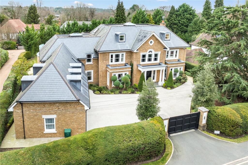 luxury-house-builder-sunningdale1.jpeg