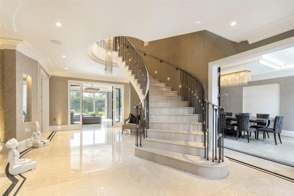 luxury-house-builder-virginia-water2.jpeg